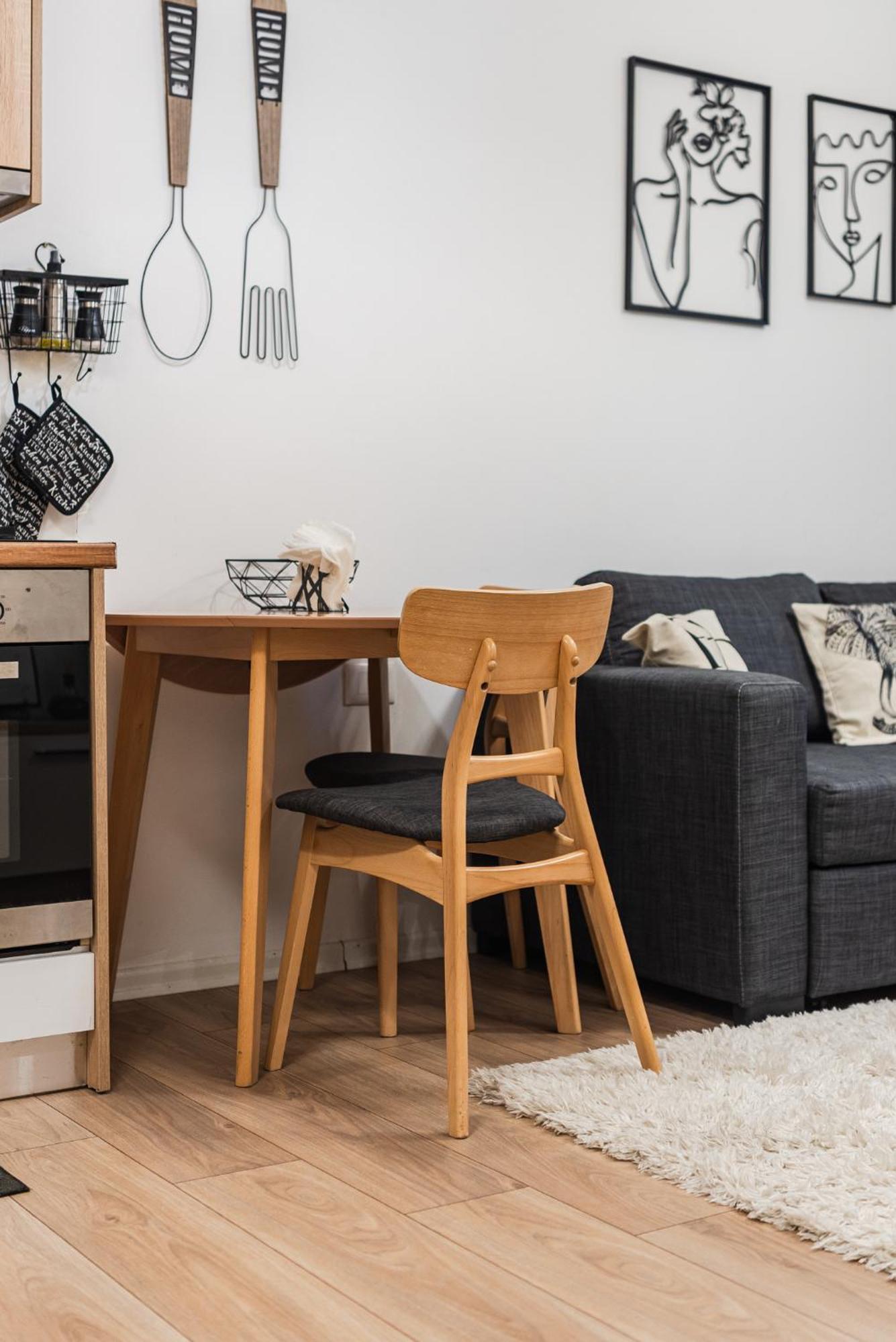 Noir Apartment By Kondo Stays Tirana Esterno foto