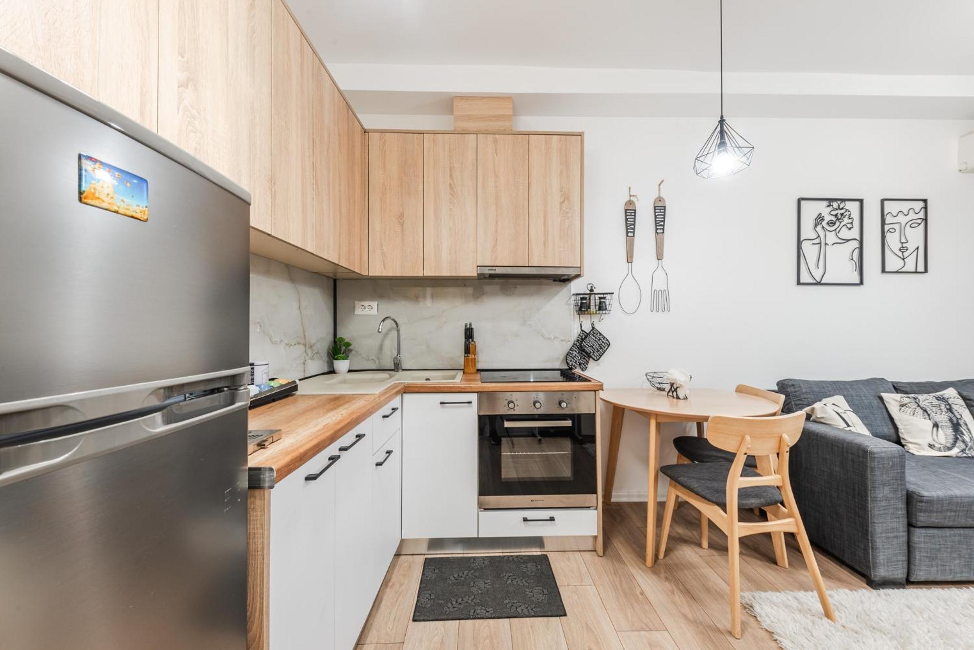 Noir Apartment By Kondo Stays Tirana Esterno foto
