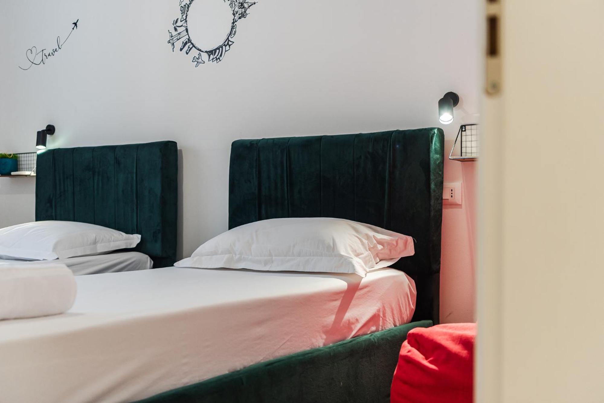 Noir Apartment By Kondo Stays Tirana Esterno foto