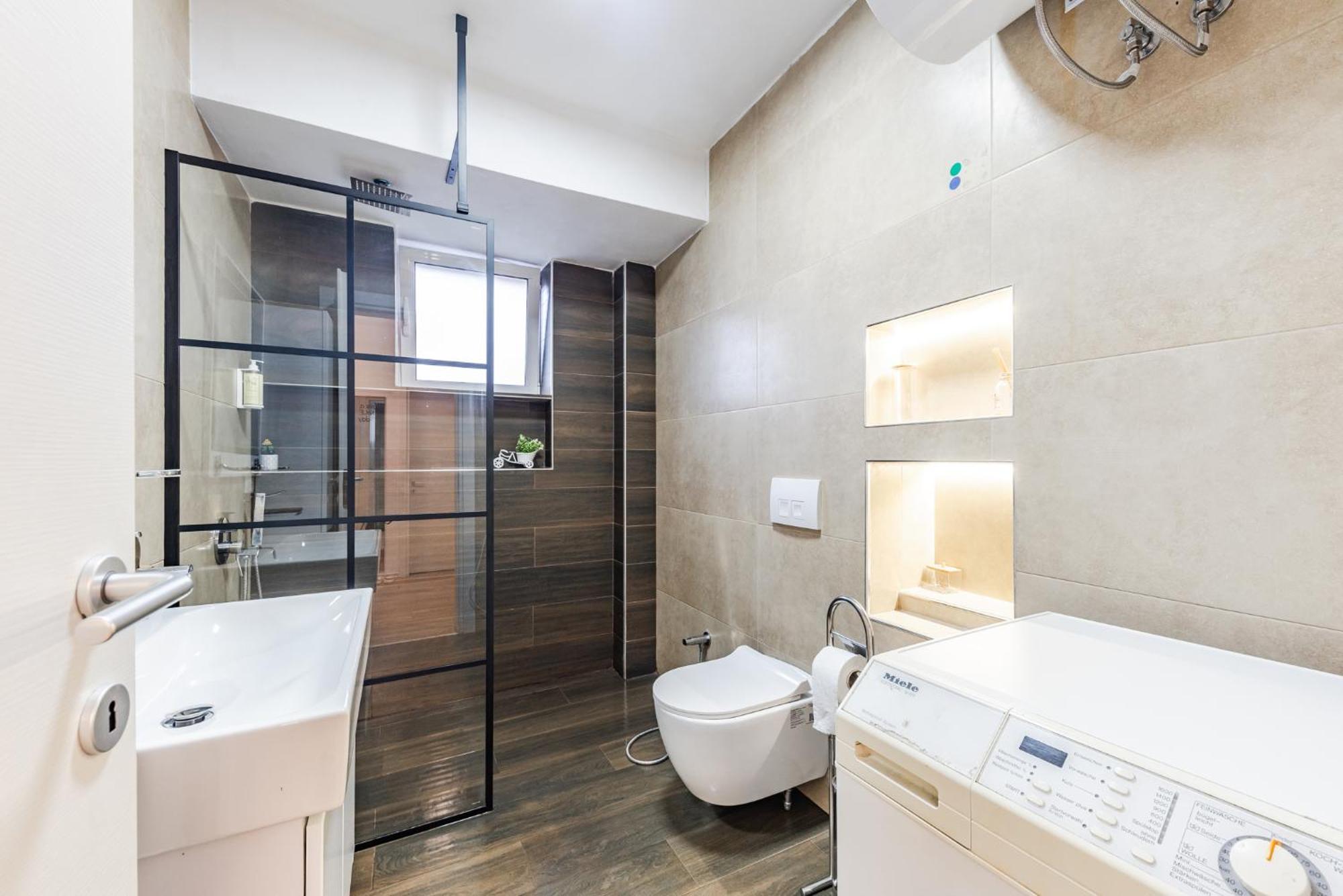Noir Apartment By Kondo Stays Tirana Esterno foto