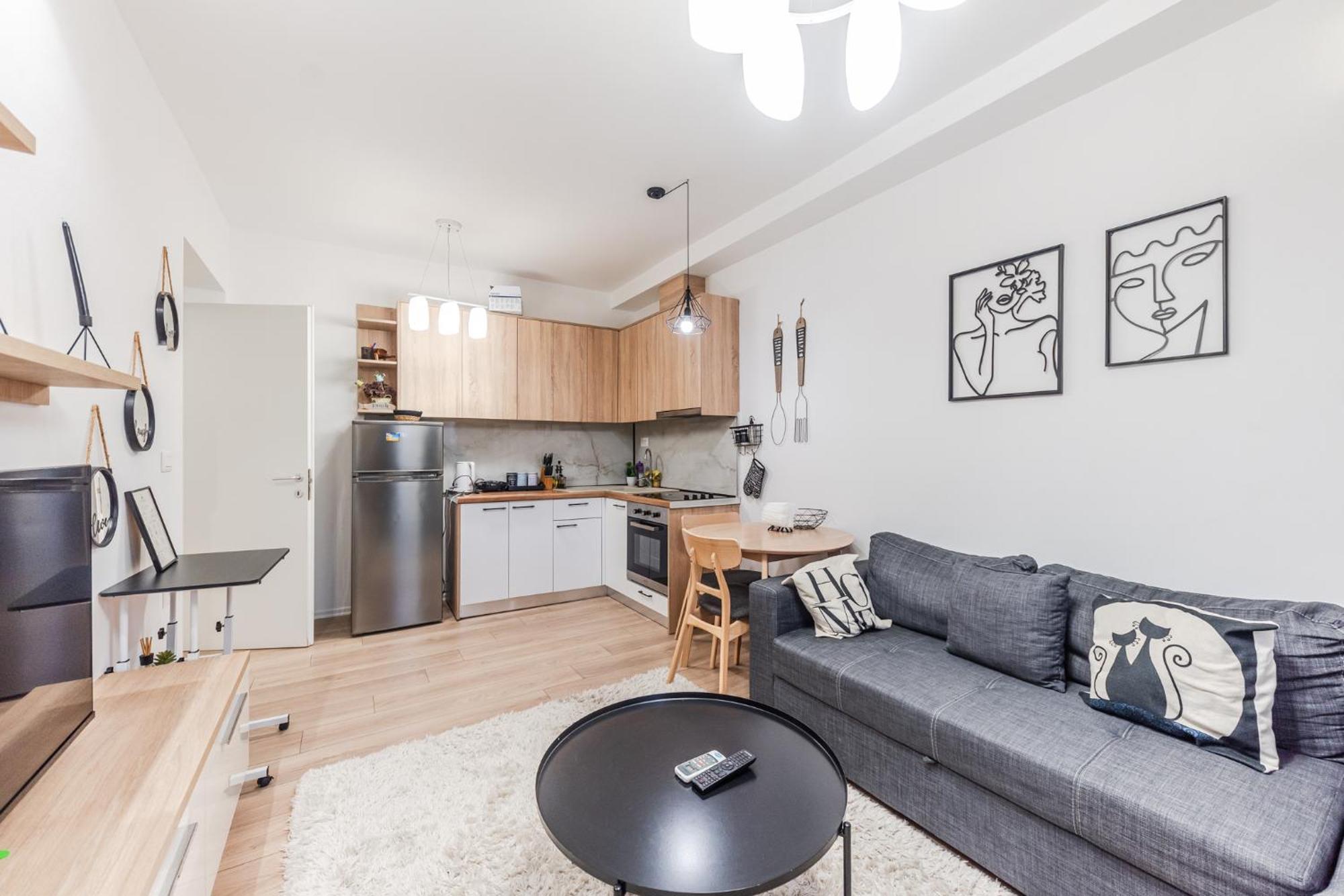 Noir Apartment By Kondo Stays Tirana Esterno foto
